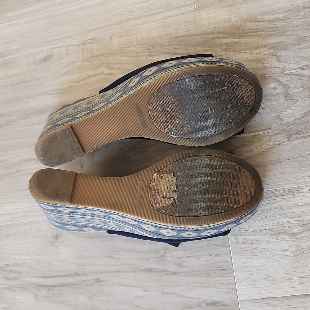 Lucky Brand Navy Wedge Sandals Size 7.5/8 - Picture 8 of 8